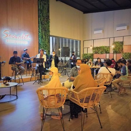 Front One King Hotel Tuban Tuban  Luaran gambar
