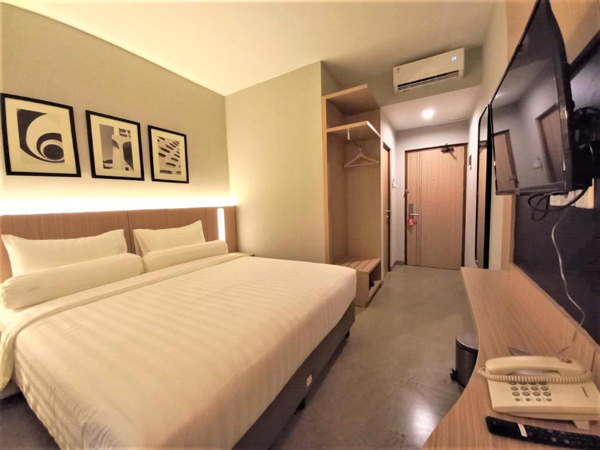 Front One King Hotel Tuban Tuban  Luaran gambar