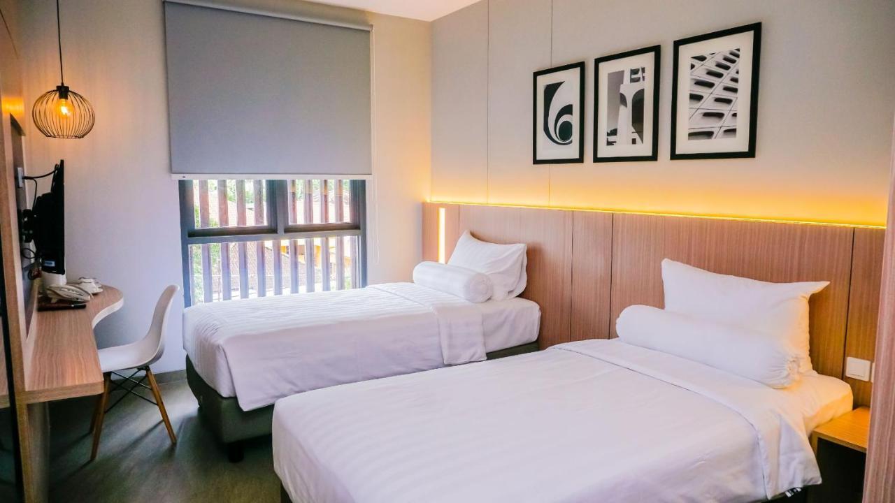 Front One King Hotel Tuban Tuban  Luaran gambar
