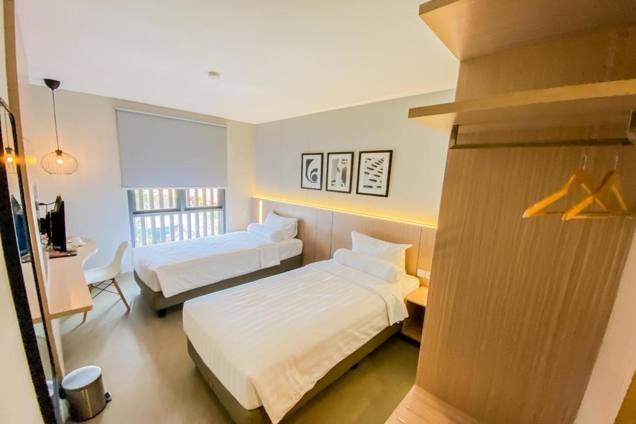Front One King Hotel Tuban Tuban  Luaran gambar
