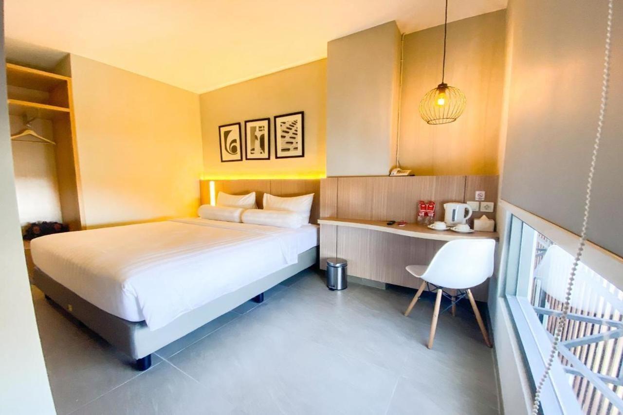 Front One King Hotel Tuban Tuban  Luaran gambar