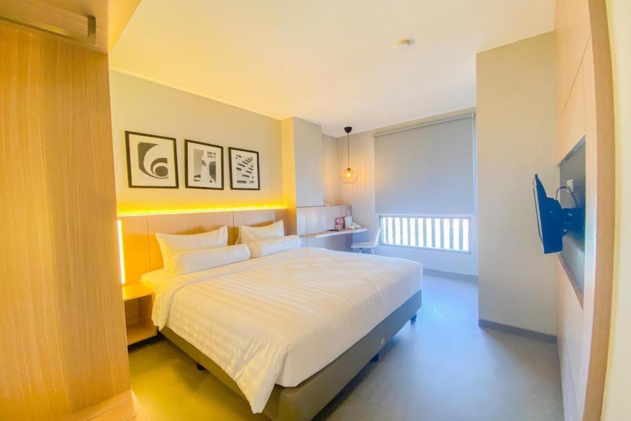 Front One King Hotel Tuban Tuban  Luaran gambar